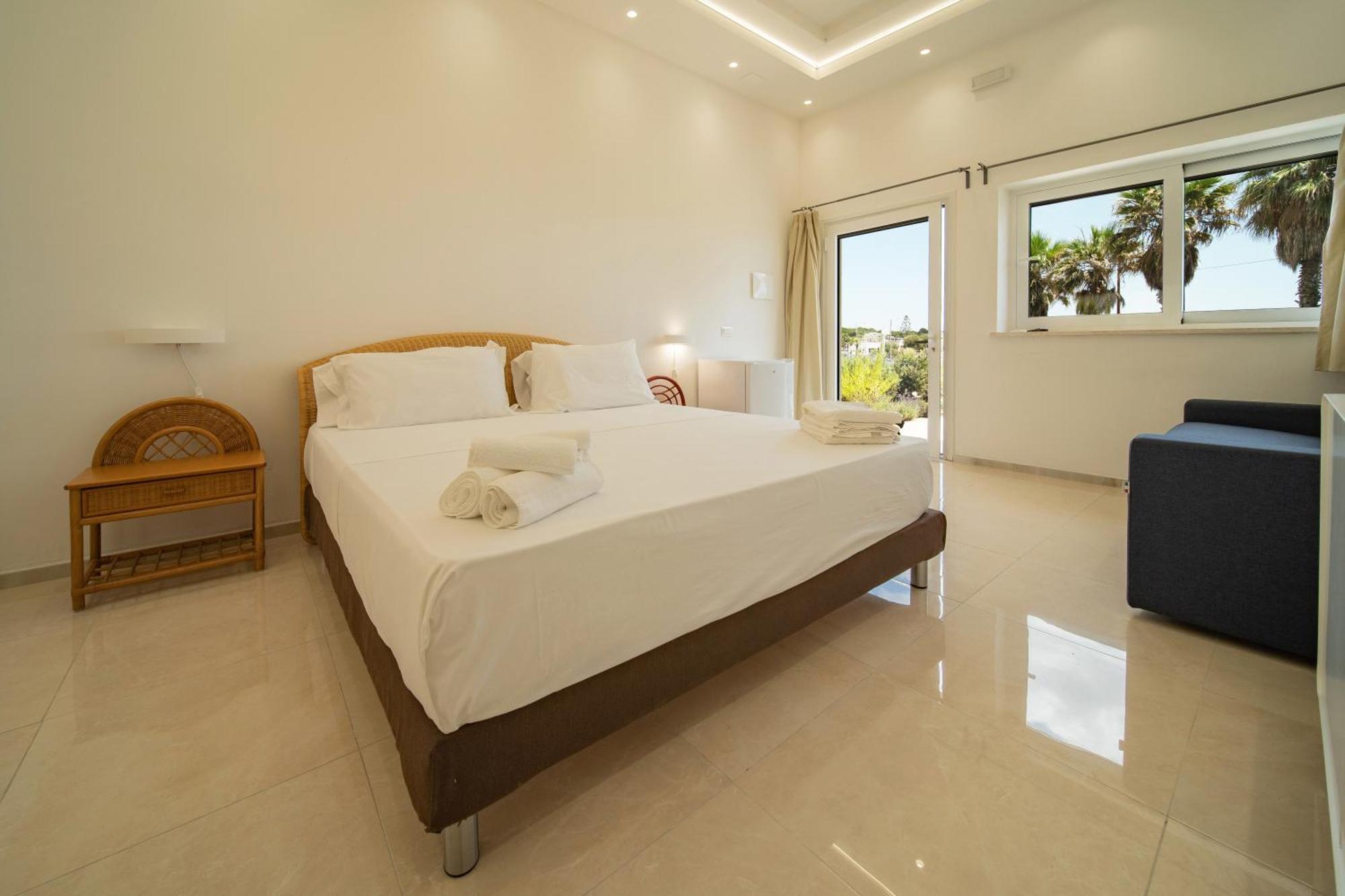 Jonium Hotel - Amazing Sea View And Swimming Pool Pulsano Exterior foto